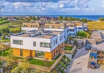 WGN sprzedaje nowoczesną willę przy plaży