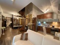 Dwupoziomowy apartament o wysokim standardzie